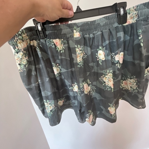 Cheekys size XXX shorts with drawstring and elastic waist - Picture 9 of 12